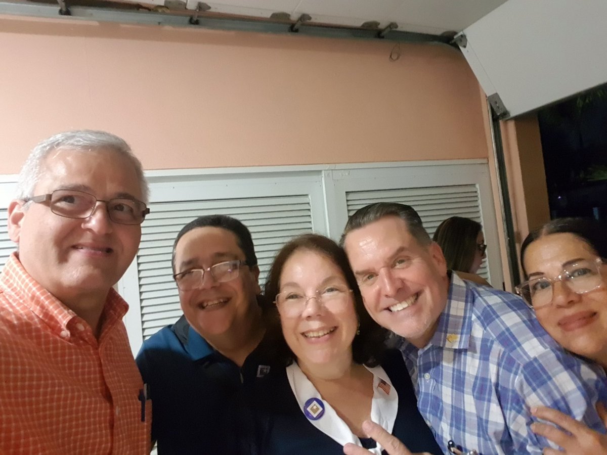 angelortizPR51's tweet photo. Puerto Rico quieres ser Estado pleno de nuestra Nación norteamericana con todos los derechos y deberes.
Reunión de la Delegación Extendida junto a Ricardo Rossello y Beatriz Rossello.
#StatehoodNow
#NuestraCausaEsPoderosa
#PR51
#Guaynabo https://t.co/27V2obqyNE
