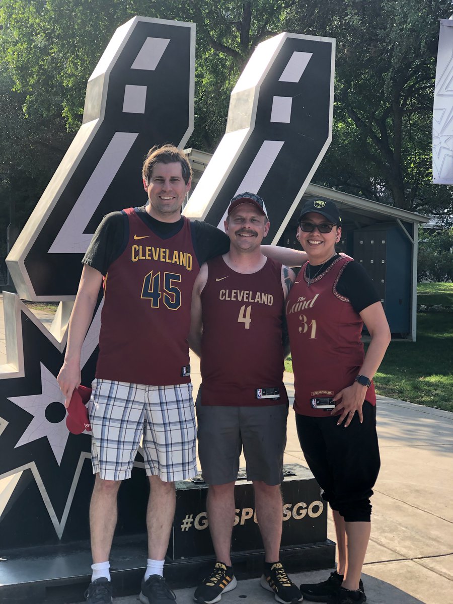 TurkeyJoe42's tweet photo. #LetEmKnow #LetEmMeow 😺 #GoCavs https://t.co/U01t8i8LQq