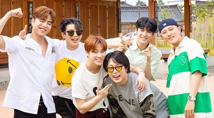 zuttersh's tweet image. They fought for their dream, started it together, overcame hardships together, left everything  and stay together. Six hearts, one group, iKON's brotherhood is one of the most genuine I have ever perceived in kpop. Periodt ✨