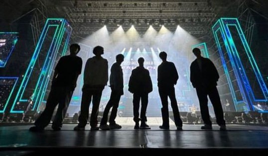 zuttersh's tweet image. They fought for their dream, started it together, overcame hardships together, left everything  and stay together. Six hearts, one group, iKON's brotherhood is one of the most genuine I have ever perceived in kpop. Periodt ✨