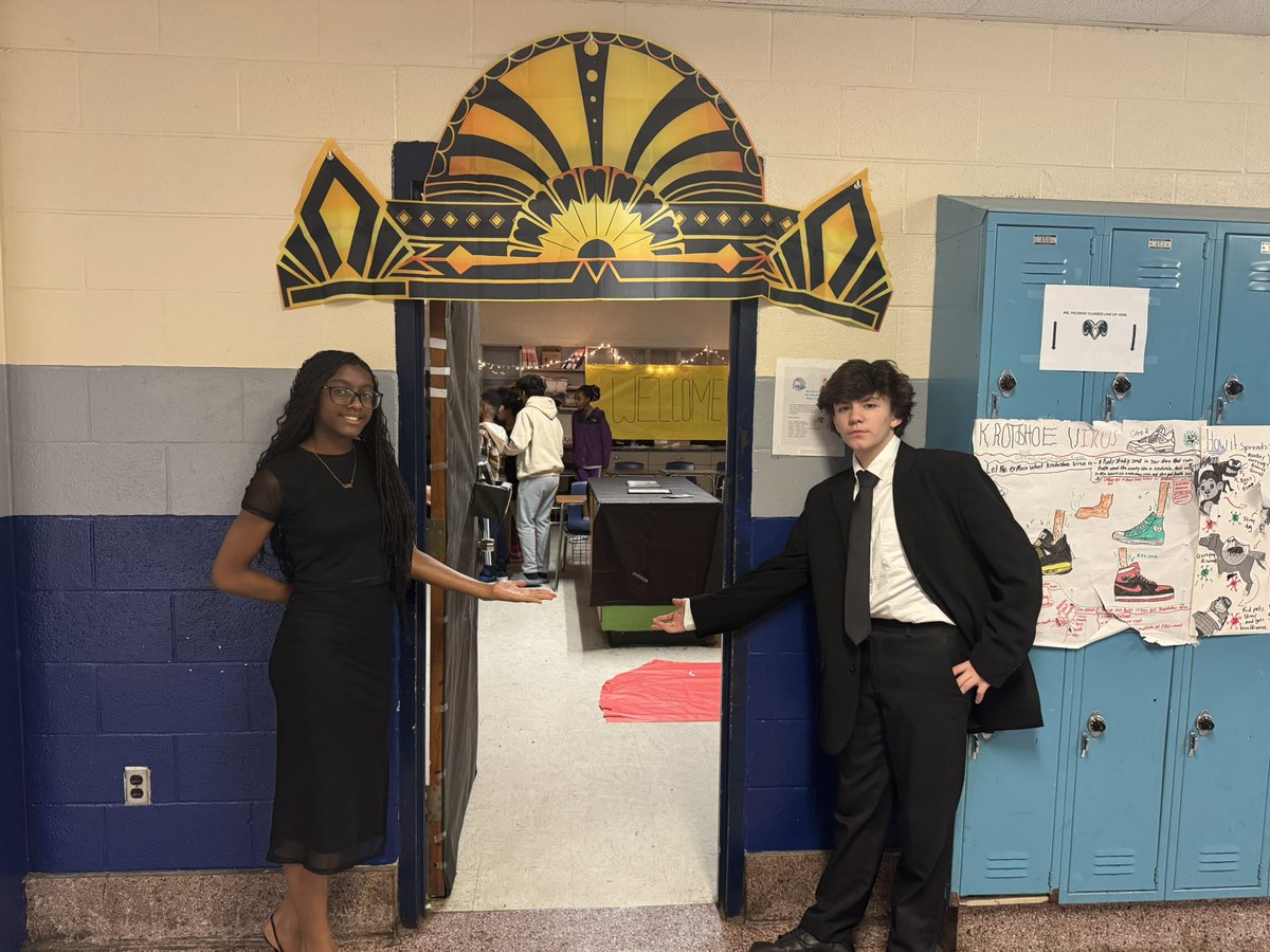NegmsR's tweet photo. When you challenge your kids!!!! The Harlem Renaissance Coming to life!! https://t.co/6I6Rrppb2M