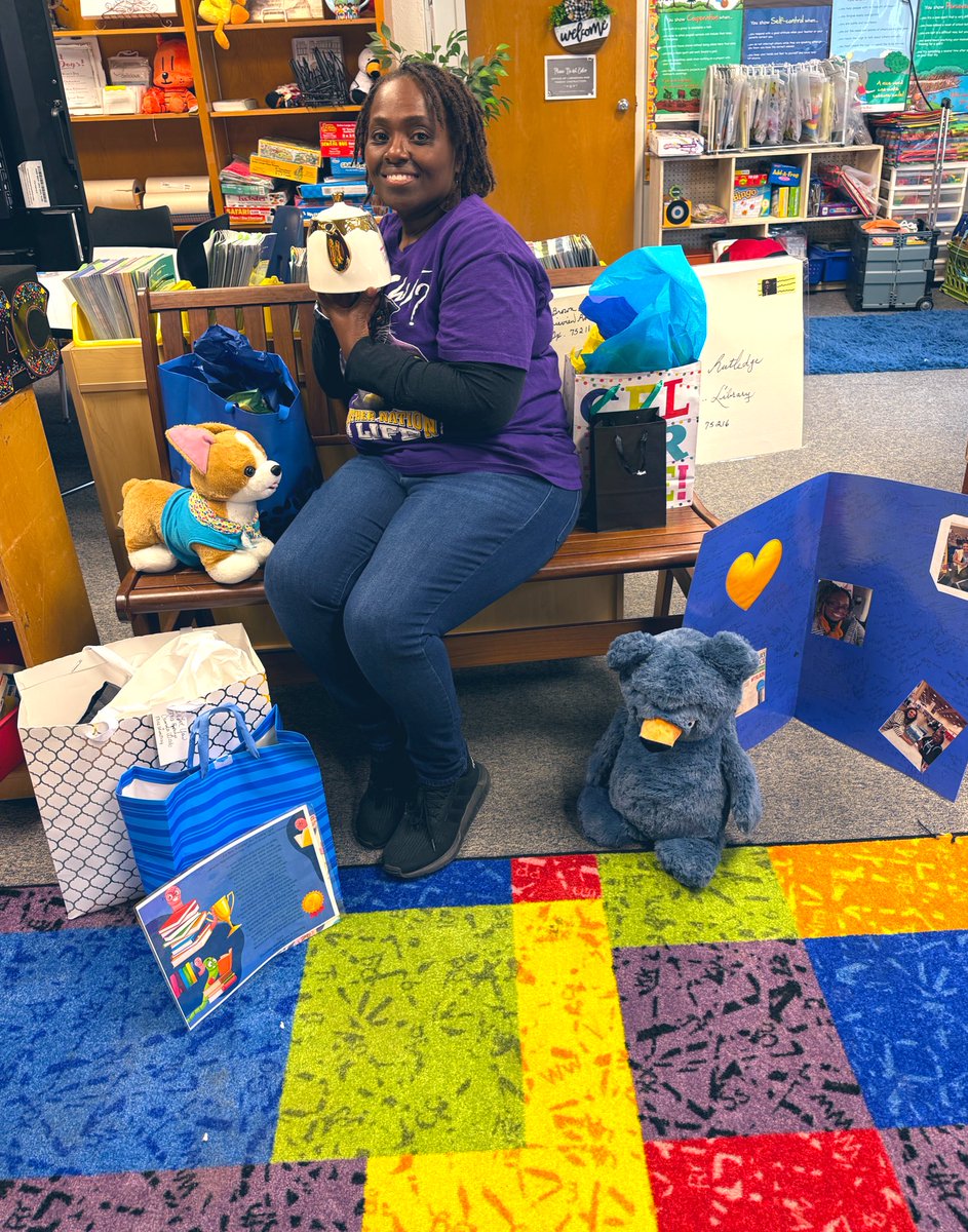 rutledge_mrs's tweet image. Super excited to be a Dallas ISD librarian! I love to read exciting stories to all of my children at William Brown Miller! @DISDLibrarian @DallasReads @DISD_Libraries @TxASL @WBMillerVikings @OWHolmesTigers @DASLORG
