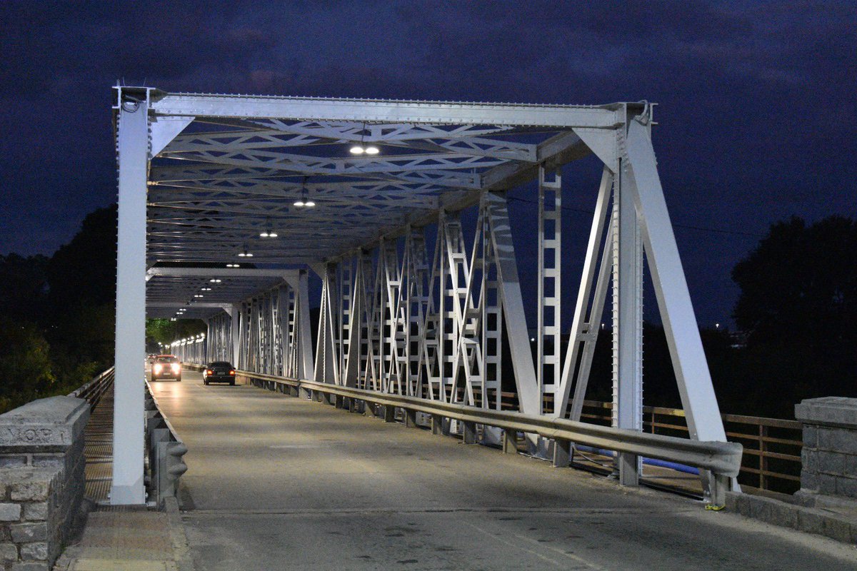 Se culminó en la jornada de hoy con los trabajos de colocación de laIiluminación Vial en el Puente Piedra Alta.

#FloridaCumple