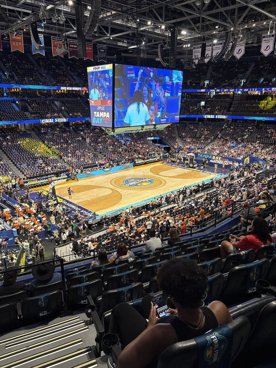 Final Four!  #WFinalFour 
❤️🏀❤️