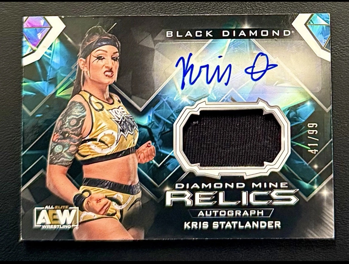 FadeInPR's tweet image. Opened some packs of AEW Black Diamond and pulled this bad ass card. @callmekrisstat has cute signature. Hopefully she wins the Owen. 
#AEWDynasty #aew