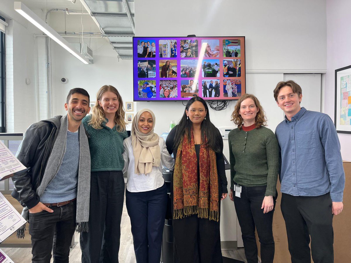 eruuaw's tweet image. Thank you to rep @AOC&apos;s office for meeting with us and @cpwuaw about ways federal research cuts are impacting postdocs and international workers.

Join us to fight these cuts on Tuesday, April 8th, at 5:00pm at the Central Library steps! #KillTheCuts

RSVP tinyurl.com/2suhhrx8
