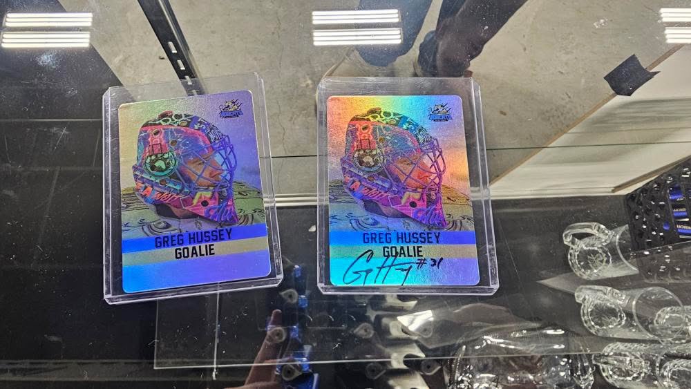 BRBobcatsHKY's tweet photo. ๐จ NEW MERCH ALERT ๐จ
Available in limited quantities and exclusively at The Den, Greg Hussey trading cards! Select cards autographed by Greg himself! Get em while theyโre hot!
#ThisIsRoarCounty https://t.co/YifHkXP3Os