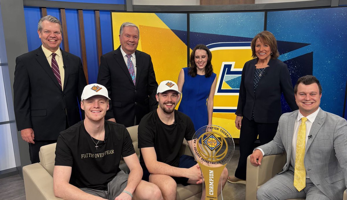 David Carroll (@davidcarroll3) on Twitter photo I like to surround myself with legends & superstars. Here's a pretty cool group with NIT champs <a href="/Gkeez24/">Garrison Keeslar</a> and <a href="/bash_wieland/">Bash Wieland</a>: my friends <a href="/DavidKarnes3/">David Karnes</a>, <a href="/samantha_casano/">Samantha Casano</a>, <a href="/CindySexton3/">Cindy Sexton</a> and <a href="/BenBobickLocal3/">Ben Bobick</a>. Photo by the great <a href="/CBelonzi/">Corey Belonzi</a> <a href="/GoMocsMBB/">Chattanooga Basketball</a> #GoMocs <a href="/Coach_DanEarl/">Dan Earl</a> <a href="/Local3Sports/">Local 3 Sports</a> I like to surround myself with legends & superstars. Here's a pretty cool group with NIT champs <a href="/Gkeez24/">Garrison Keeslar</a> and <a href="/bash_wieland/">Bash Wieland</a>: my friends <a href="/DavidKarnes3/">David Karnes</a>, <a href="/samantha_casano/">Samantha Casano</a>, <a href="/CindySexton3/">Cindy Sexton</a> and <a href="/BenBobickLocal3/">Ben Bobick</a>. Photo by the great <a href="/CBelonzi/">Corey Belonzi</a> <a href="/GoMocsMBB/">Chattanooga Basketball</a> #GoMocs <a href="/Coach_DanEarl/">Dan Earl</a> <a href="/Local3Sports/">Local 3 Sports</a>