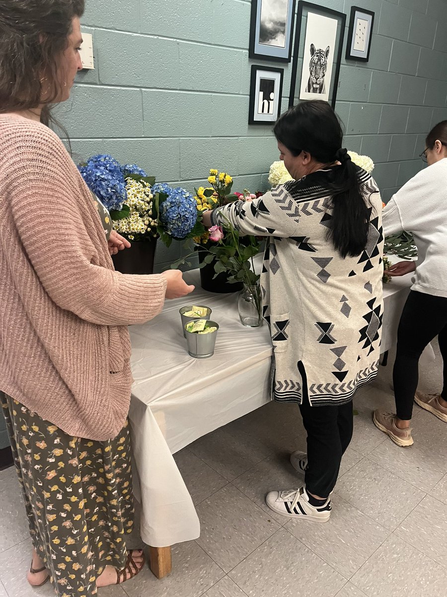 Jennifer Rosenthall (@principalsde) on Twitter photo Thank you to our <a href="/SpaldingDrPTO/">Spalding Drive Elementary PTO</a> for making us feel so loved this week! We are a lucky crew to have this community. Thank you to our <a href="/SpaldingDrPTO/">Spalding Drive Elementary PTO</a> for making us feel so loved this week! We are a lucky crew to have this community.