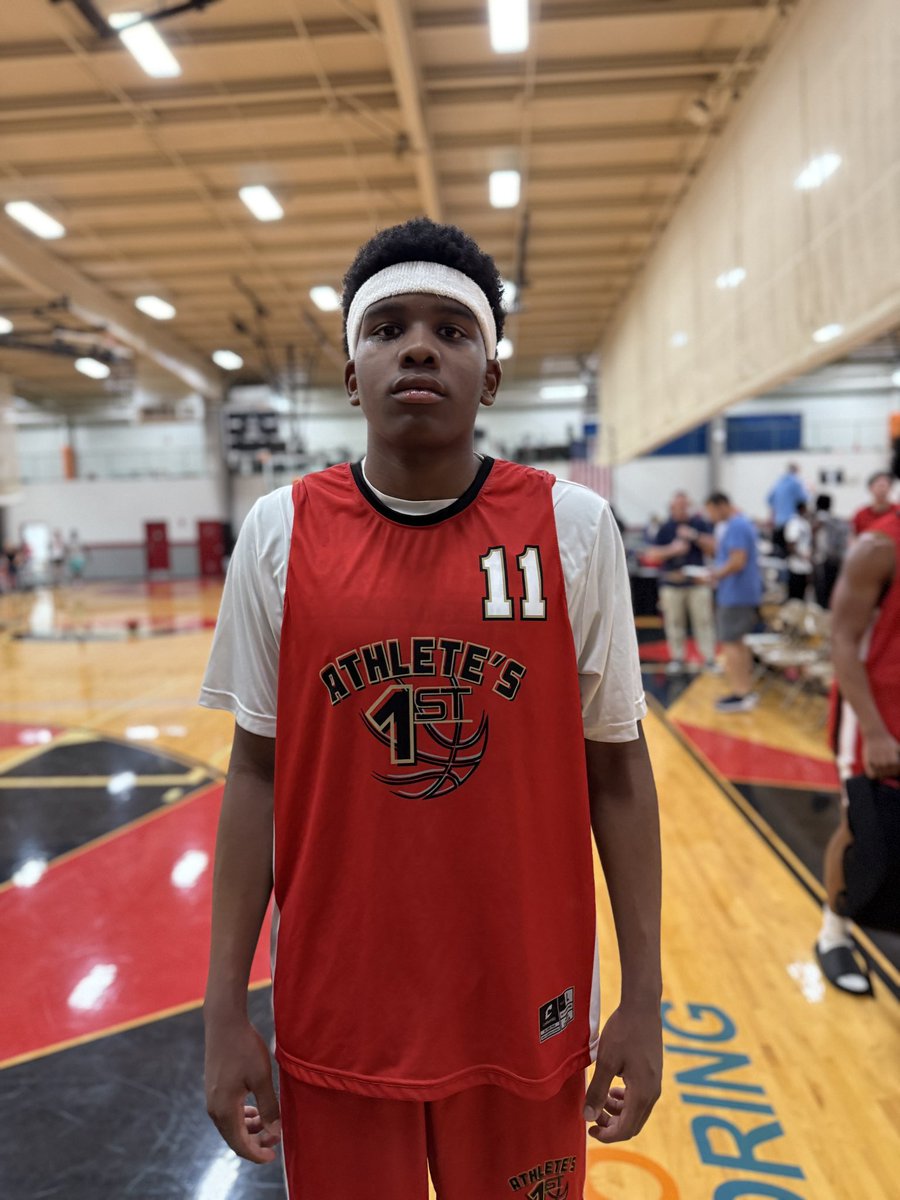 Christian Teasley led Athlete’s 1st with 13 points to start out The Main Event with a win over Supreme TDBA. 

A bunch of athletic, bouncy and skilled dudes for Athlete’s 1st.