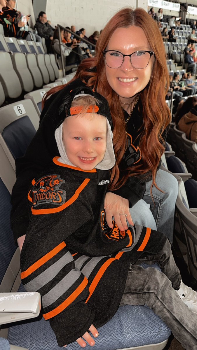 mncarroll12's tweet photo. #letsgokomets 🏒 https://t.co/yIDuI2WtHo