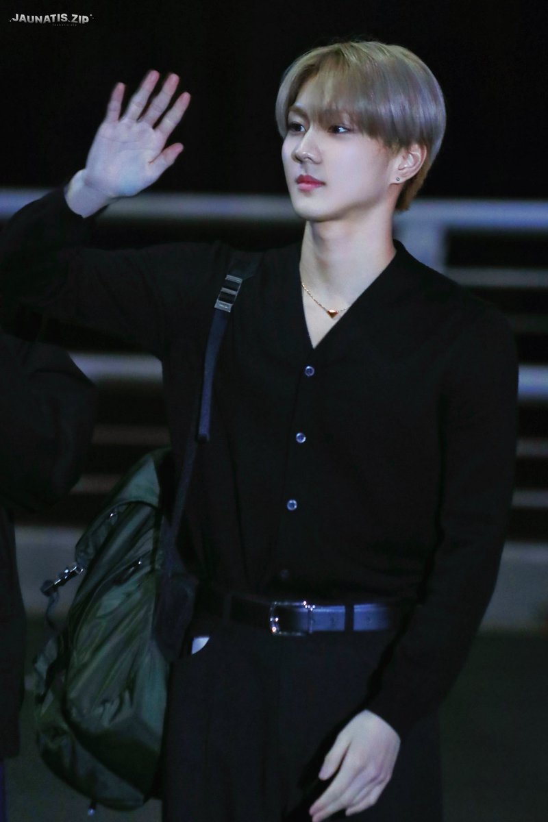 jaunatis_zip's tweet photo. 250404 ICN🛫

#ENHYPEN #엔하이픈 
#JUNGWON #양정원 #정원 
#ジョンウォン https://t.co/ej1dPeF7Te