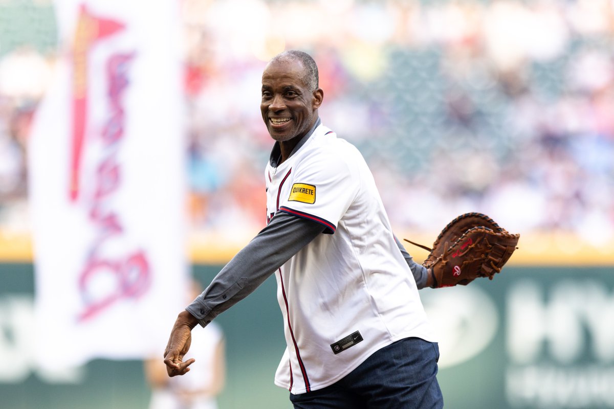 Tonight's first pitch courtesy of Crime Dog!
