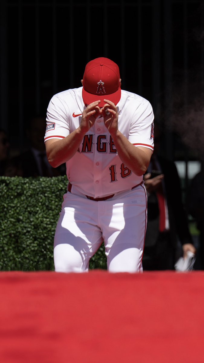 Angels's tweet photo. all hail the griddy king 👑 https://t.co/8ap5aTJ5zw