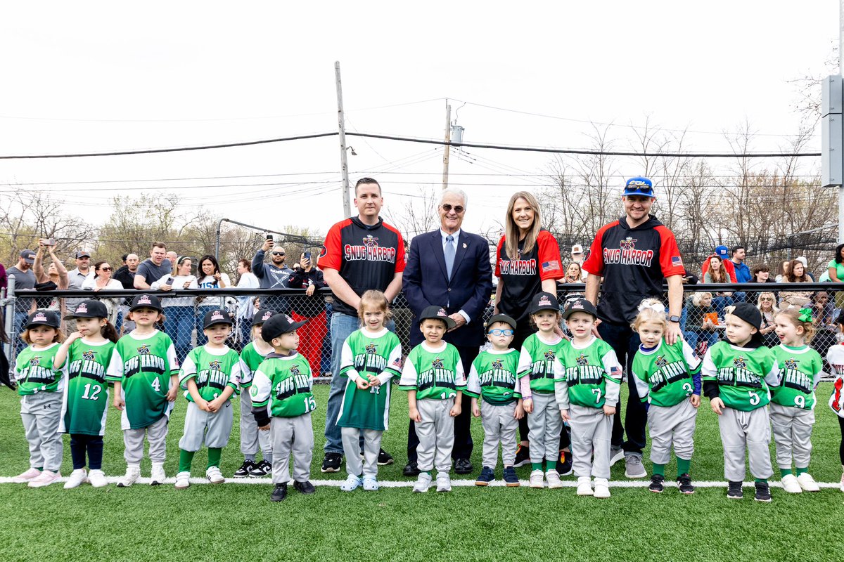 Danielle Clifford (@cliffordd31) on Twitter photo Snug Harbor Little League opening night! Thanks <a href="/StatenIslandDA/">Michael E. McMahon</a> for stopping to chat and take a photo with me and my ⚾️ kiddos! Snug Harbor Little League opening night! Thanks <a href="/StatenIslandDA/">Michael E. McMahon</a> for stopping to chat and take a photo with me and my ⚾️ kiddos!
