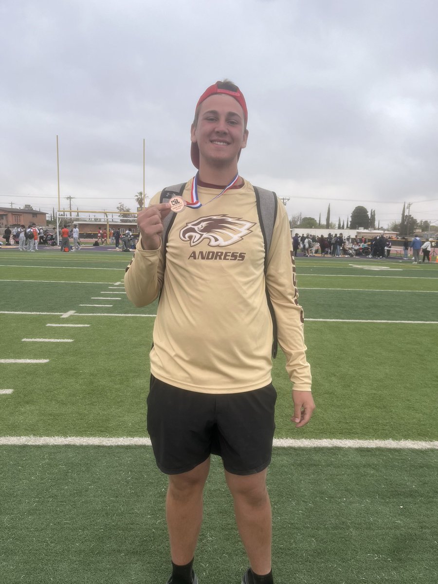 IamCoachJones4's tweet image. My man Mr. Cuilty 🥉 Open Discus .. great season, great year!! @ODPHIRuben @CoachTaylor_CT @AndressHS_Track @AndressBB_WAB ooouweeee