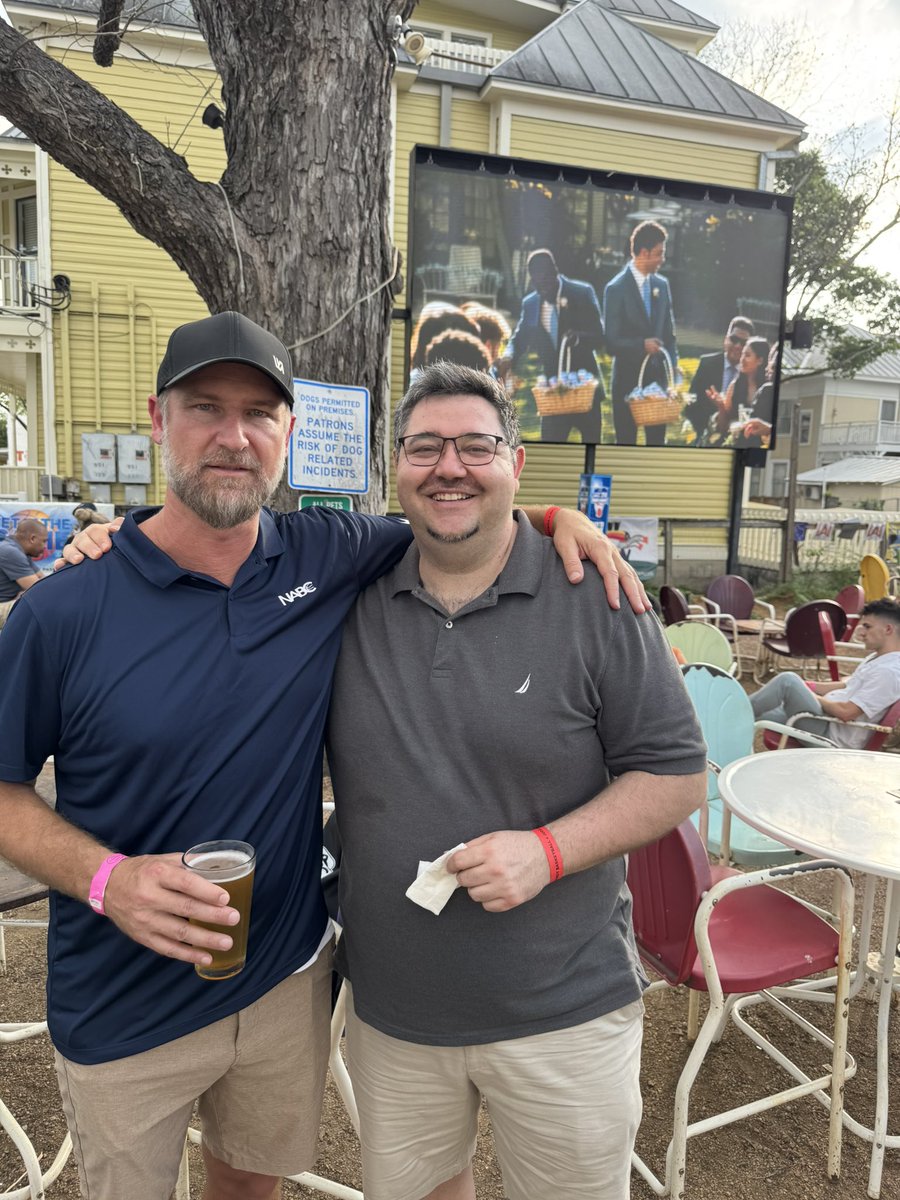 Besties are in the #icehouse #coaches #finalfour #mfinalfour #local #southtownsatx <a href="/SynergySST_JUCO/">SynergySST_JUCO</a> <a href="/synergysstu/">Synergy Sports U</a> <a href="/Alamodome/">Alamodome</a>