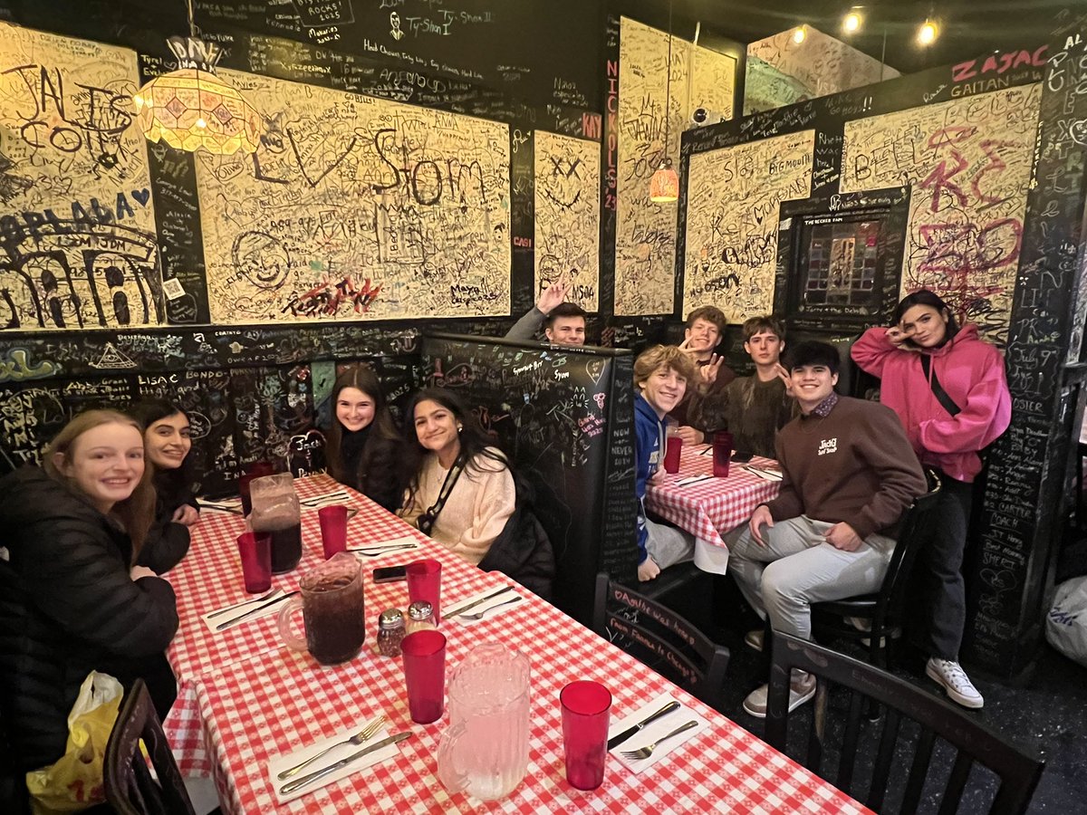 BHS Choir (@wcsbhsnp) on Twitter photo Dinner at Gino’s east! Dinner at Gino’s east!