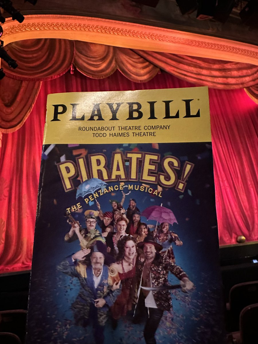 BrigidNYC's tweet image. PIRATES! THE PENZANCE MUSICAL 🎭
FIRST PREVIEW! ⚔️ 🏴‍☠️
WARREN CARLYLE Choreography
SCOTT ELLIS Director
David Hyde Pierce 
Ramin Karimloo
Jinkx Monsoon
Nicholas Barasch
#PiratesBway #PIRATES!
#PiratesThePenzanceMusical