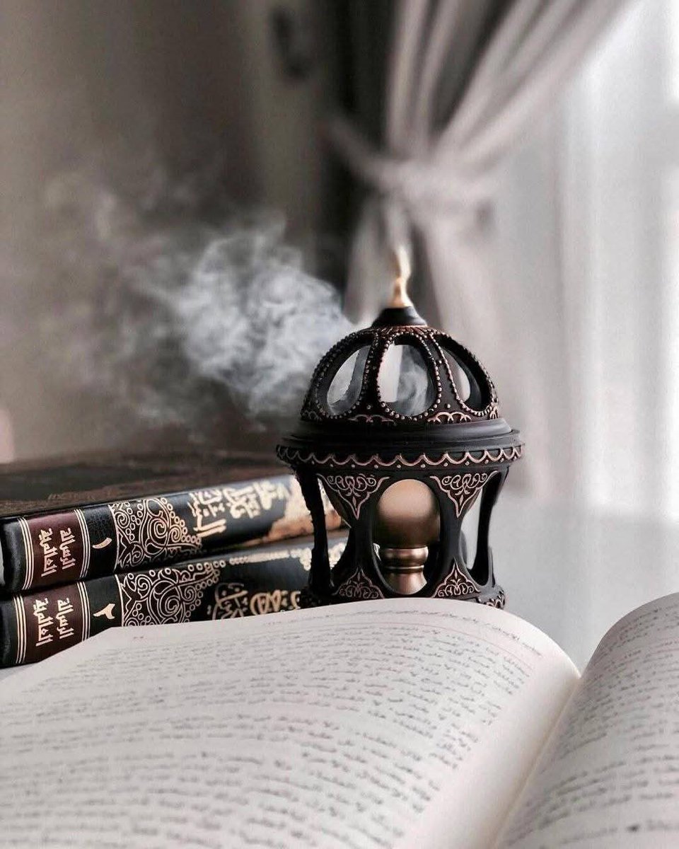 DauddFuad's tweet photo. ومن أفضل الأعمال انتظار الصلاة بعد الصلاة. 
Termasuk amal ibadah yang paling utama adalah menunggu datangnya waktu sholat setelah melakukan kewajiban sholat. 
*Imam Ibnu Qudamah https://t.co/k8IBJtIszk