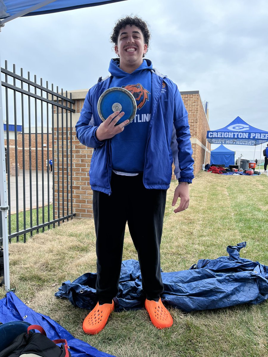 Landon Creighton coming in with a 6th place finish today in discus! 
#Earnitwitheffort