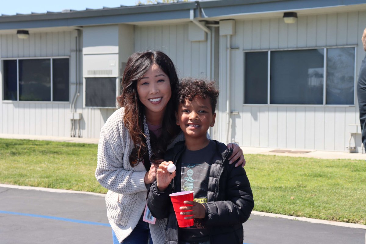 Centralia Elementary School District (@centraliaesd) on Twitter photo Take a glimpse at all the fun we had at Carnival Day with our <a href="/db_dolphins/">Hugo Rios, Principal</a>! Team Kids helped our students grow as leaders by teaching them kindness, service and teamwork. Take a glimpse at all the fun we had at Carnival Day with our <a href="/db_dolphins/">Hugo Rios, Principal</a>! Team Kids helped our students grow as leaders by teaching them kindness, service and teamwork.