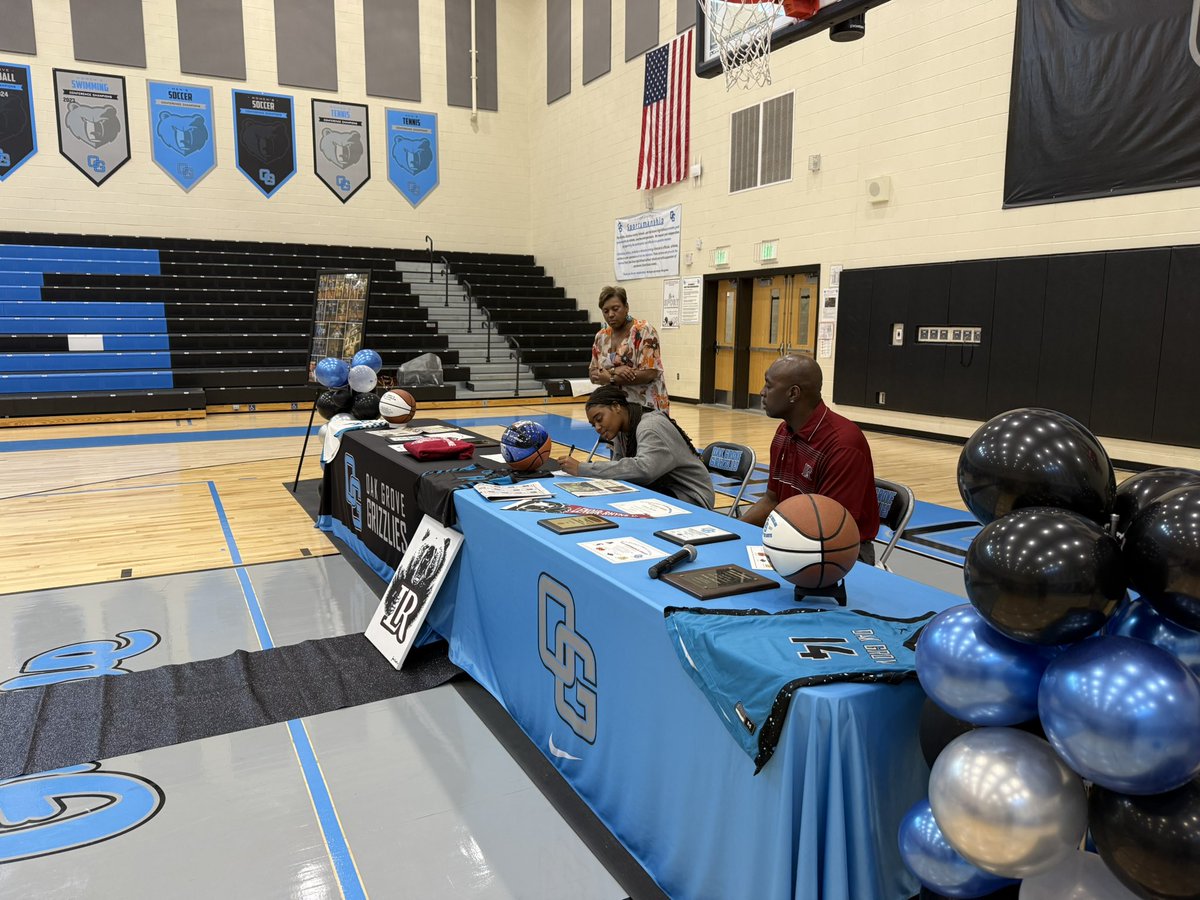 OGHSWomensBball's tweet photo. Signing Day!! Congrats to @Alwayz_Trista24!  So excited to watch you grow in this next chapter. Your GRIZZLY FAMILY will always be your biggest supporters. https://t.co/VNxk3Hbd3U