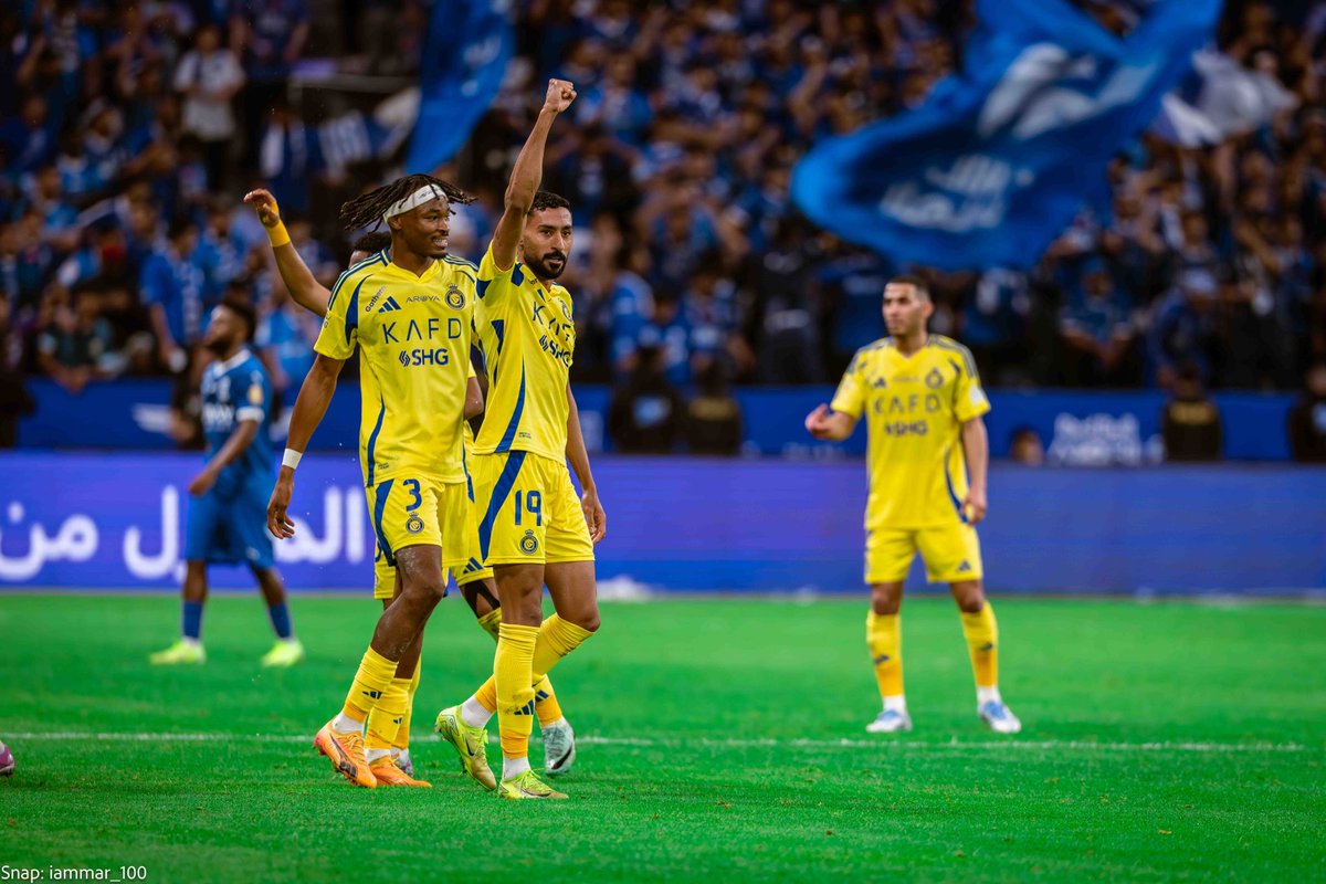 فرحة علي الحسن بالهدف 📸

#الهلال_النصر