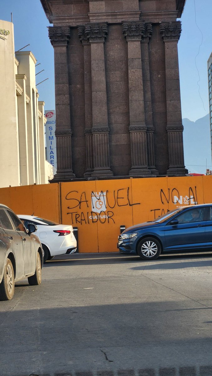 Clafoutti's tweet photo. Bloqueos y caos vial en el Monterrey por  el nuevo Nuevo León. https://t.co/ylWllXqSwI