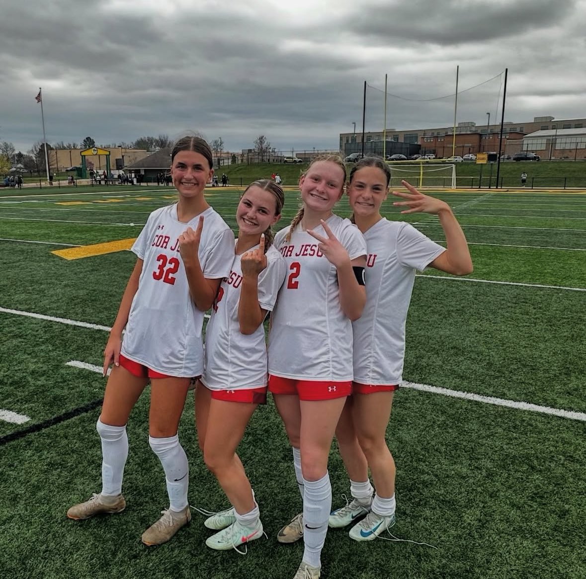 IsabellaKnese3's tweet photo. Last weekend I played the first high school game of the season and started it off strong with a goal!! Can’t wait for the rest of the season. Go Chargers!! 🐴⚡️ https://t.co/RDlnNhHCFu