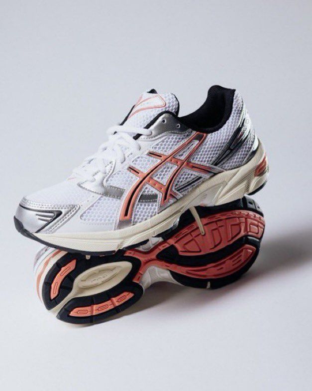 朱ページ Ad: Are these a MUST COP? Available via Journeys Asics Gel-1130