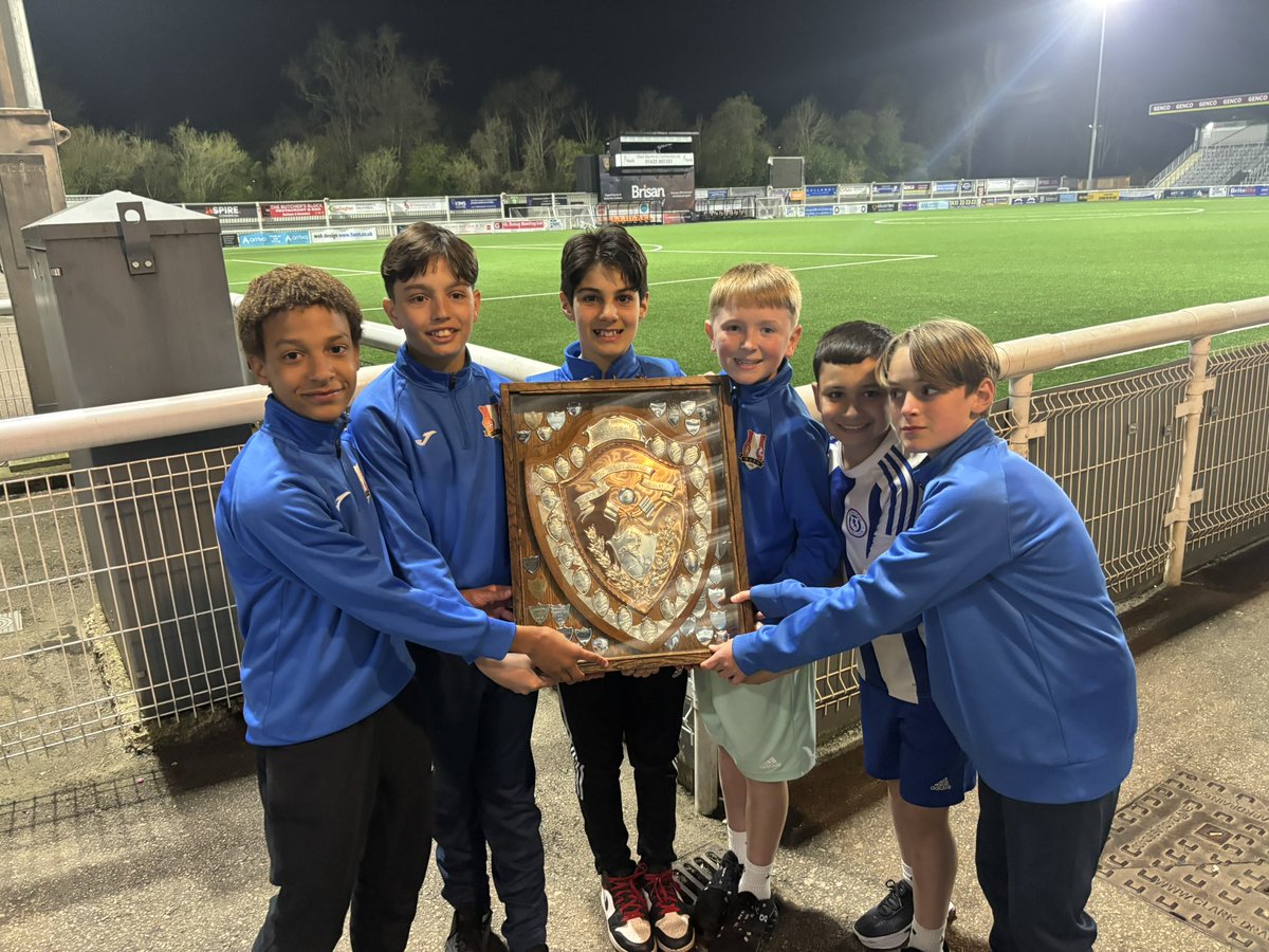 MetrogasFCU12Blue tweet media