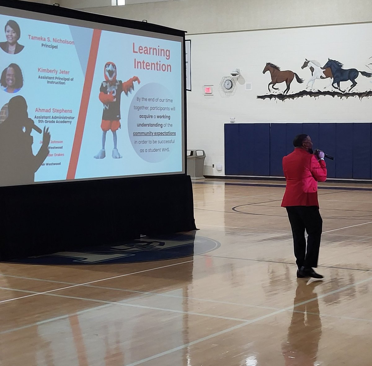 mrskjeter's tweet image. I had the pleasure to start my day @mullerroad meeting future 9th graders. @WHS_Redhawks showed up and showed out. @Astephens_WHS did an awesome job scheduling, designing, & facilitating this morning's event. Huge kudos to our Redhawks Leaders who spoke on all things WHS! 🦅🏰