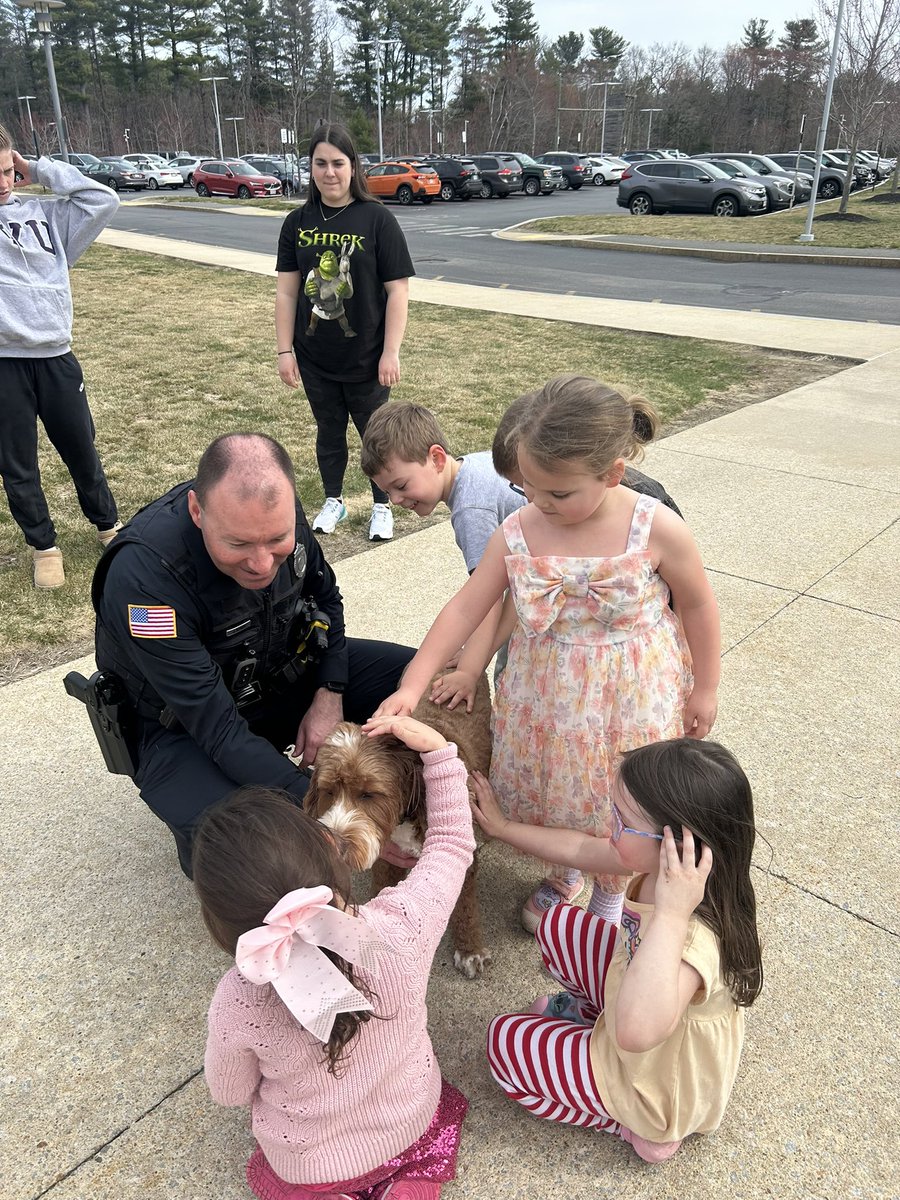 TewksburyPD's tweet image. It was a busy day for Officer Waffles &amp;amp; SRO Ryser today.  They visited with friends in the TMHS Childcare Pre-School Class, got in some turf time with gym class, then ended their day with a lacrosse double header, where both girls &amp;amp; boys teams won!
#tpd #tmhs