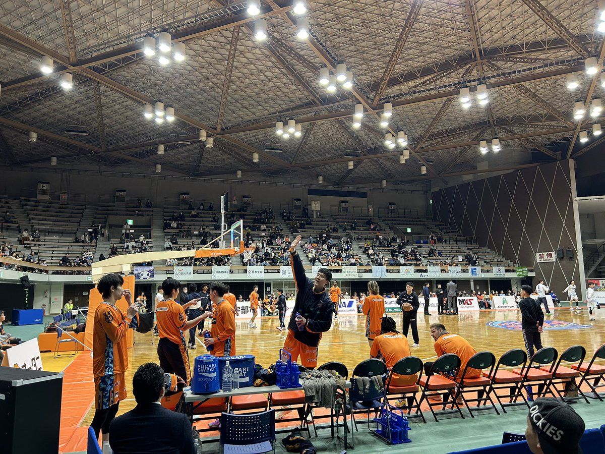 今日はここから🏀🏀 
チームも調子良さそう
もう勝ち‼️しかない🔥🔥
重富君の分もお願いします👊
#山口パッツファイブ
#アースフレンズ東京Z