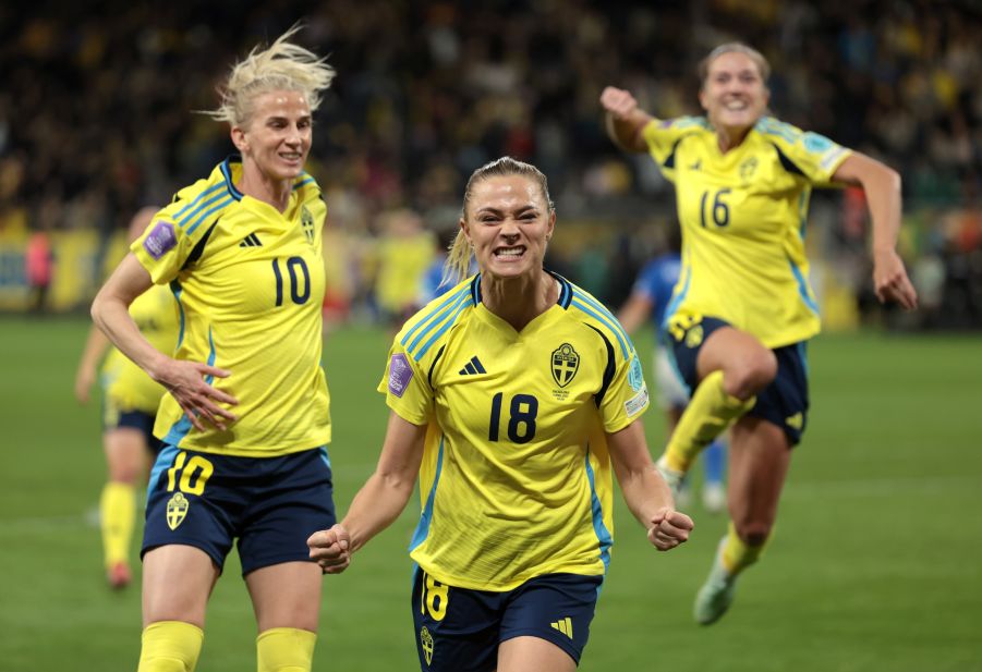 She Kicks - women's football magazine tweet media