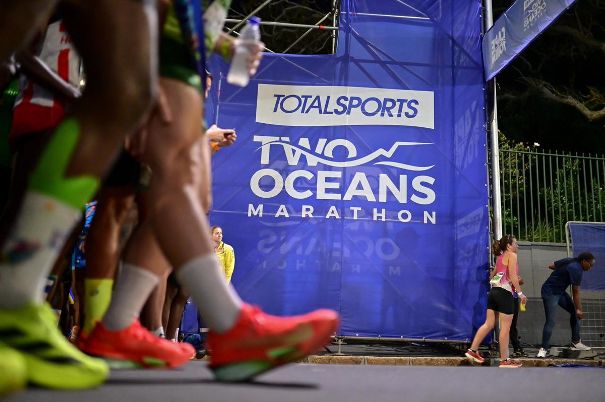 2OceansMarathon's tweet image. #TTOM2025  Runners en route, follow the broadcast live on @SuperSportTV 

@TotalsportsSA @CityofCT #EventsInCapeTown
#cocacolapenbev #CCPBEvents
@PoweradeZA #PauselsPower
@JomaSportZA  #WeAreRunning
@CSOS_SA #CSOS #RegisterWithCSOS @Heart1049FM #HeartFM @WesternCapeGov #WCGForYou…