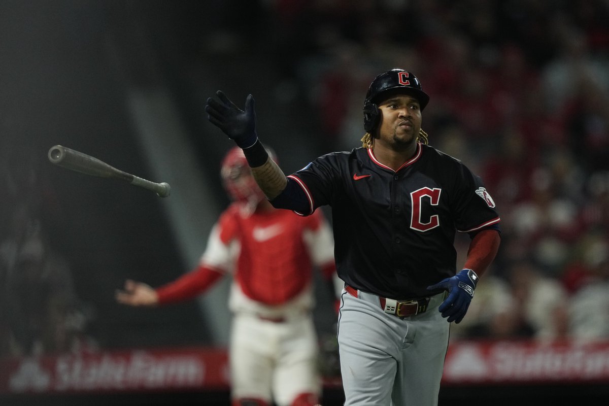 A THREE-HOMER night for José Ramírez 💪