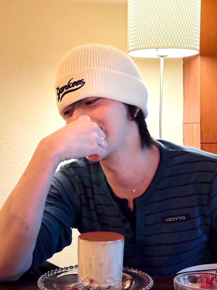 오늘도 여전히 보고 싶어 

#AHOF #아홉
#CHIHEN #즈언