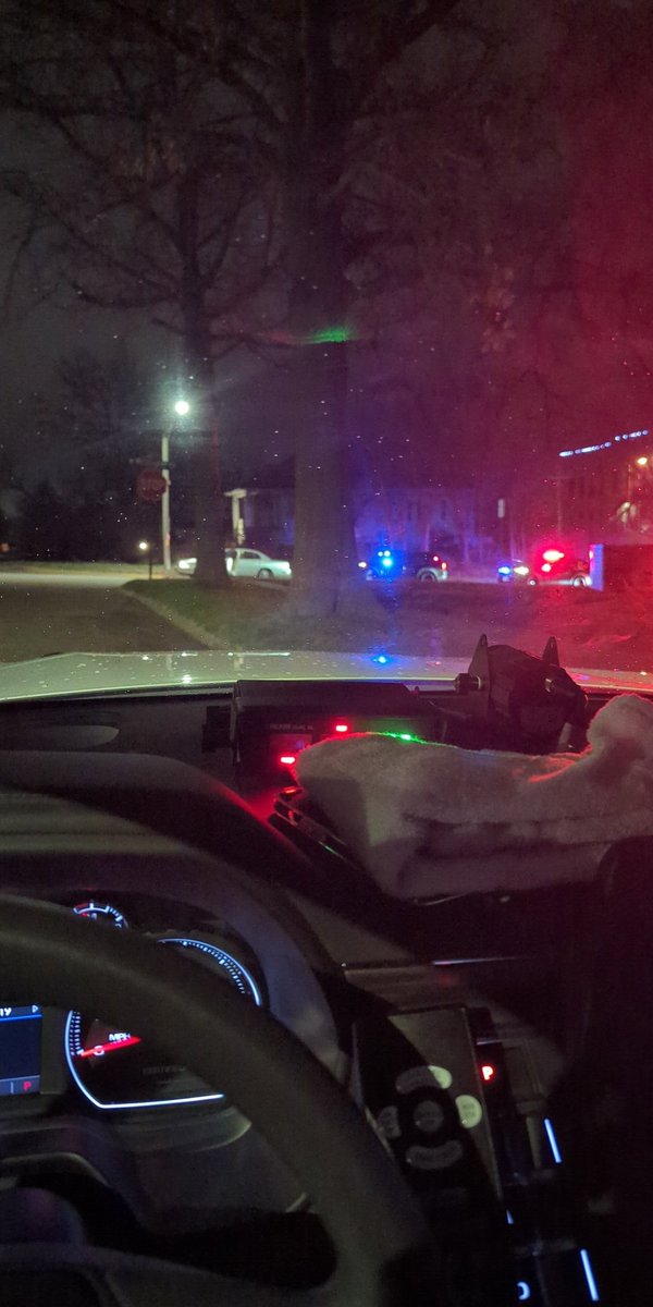 OfcFMatyja_PPD's tweet image. Another party making bad choices....#jailisbusy #nocrimeinpapio #cshiftthings @OfcJacik_PPD putting that new cruiser to work.