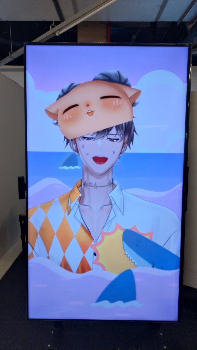 Isenthar's tweet photo. จัดเพิ่มหน้างานสามใบเพื่อให้โดนเขมือบ🤣
ก็ผมเป็นฉลามเสืออ่ะคุณ🦈
#Isenthar #kampheeeveryday #VFair2025 https://t.co/m8hdWz6P81