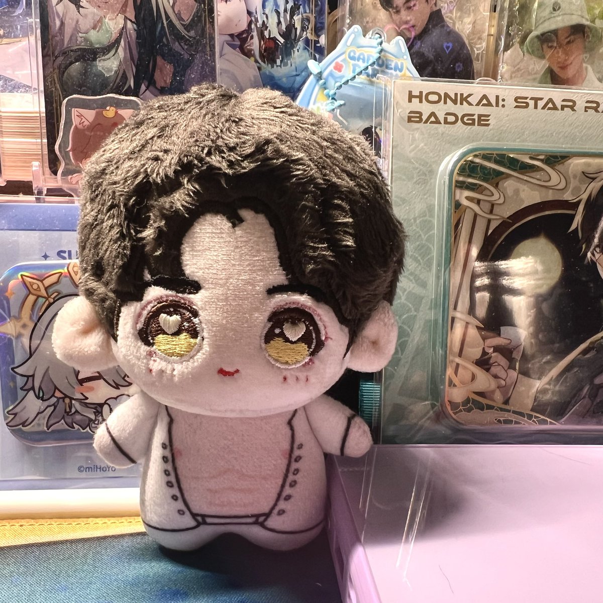 Jheedragon's tweet photo. 7cm印花体娃娃，发现和之前的10cm宝宝们一样大🤣...哎..斗篷工厂做错了.😭完全不对版.伤心娃娃还是不错的

#CHAEUNWOO #아스트로 #차은우 #车银优 #7cmdoll #7cm인형 #아이돌인형 #은우인형 #ชาอึนอู #チャウヌ #아스트로인형 https://t.co/IWg47C68wO