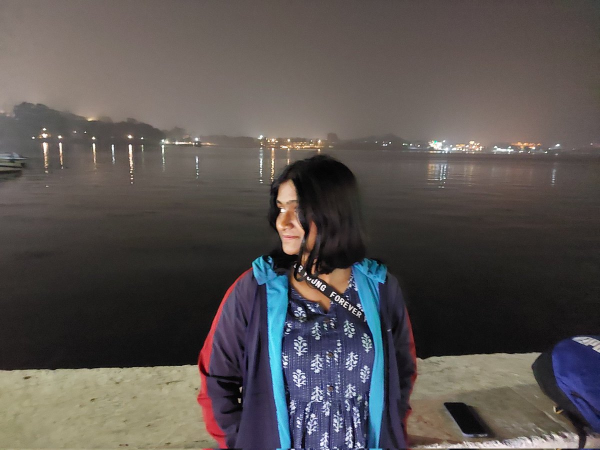 समदरियो लेहरां लेवे सा ओ बालमा 
पिछोला झोला खावे राज ओ बालमा ।