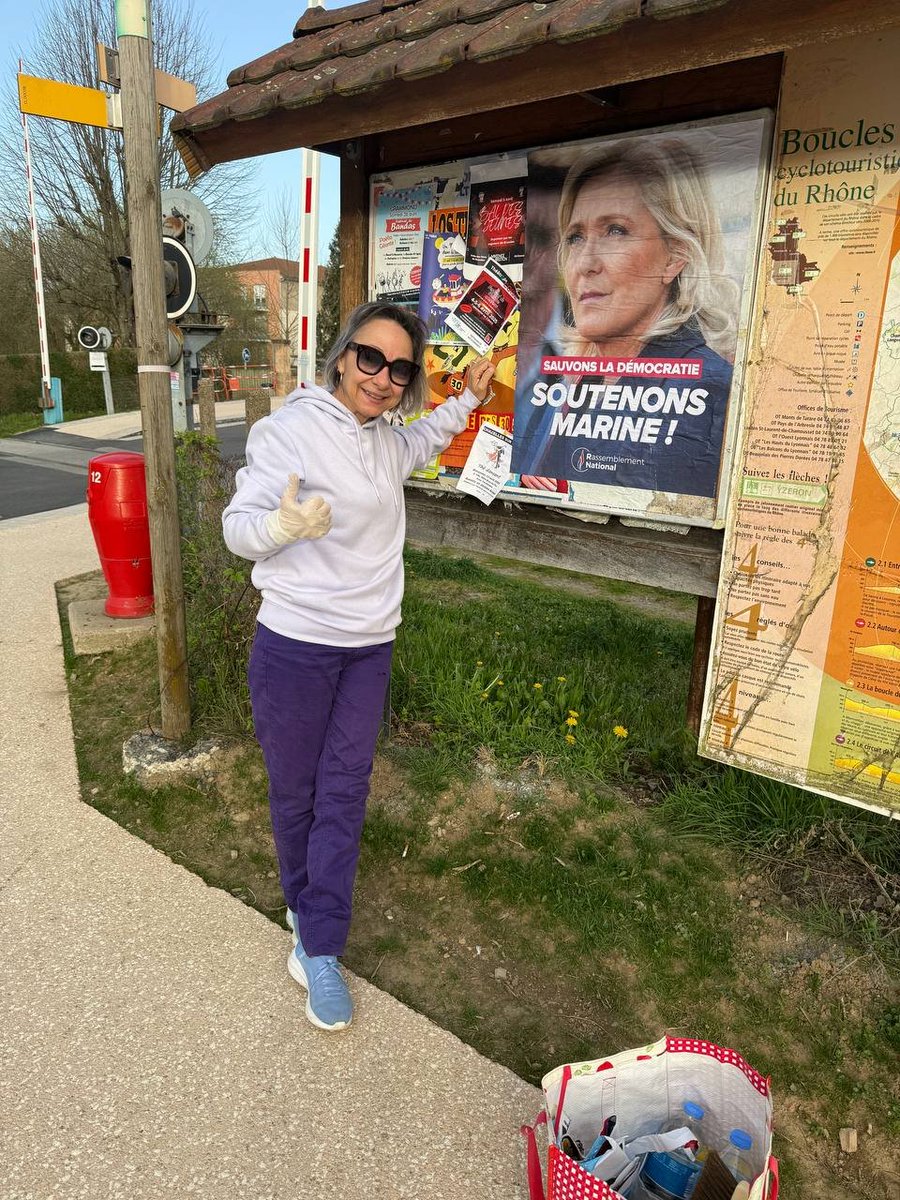 Cecile_Patout's tweet photo. Sur la 10e circonscription du Rhône, on soutient @MLP_officiel.

Bravo aux militants sur #SteFoylargentière, #Meys, #Vaugneray, #Craponne, #Brindas.

#circo6910 https://t.co/gOrtkOtMQm