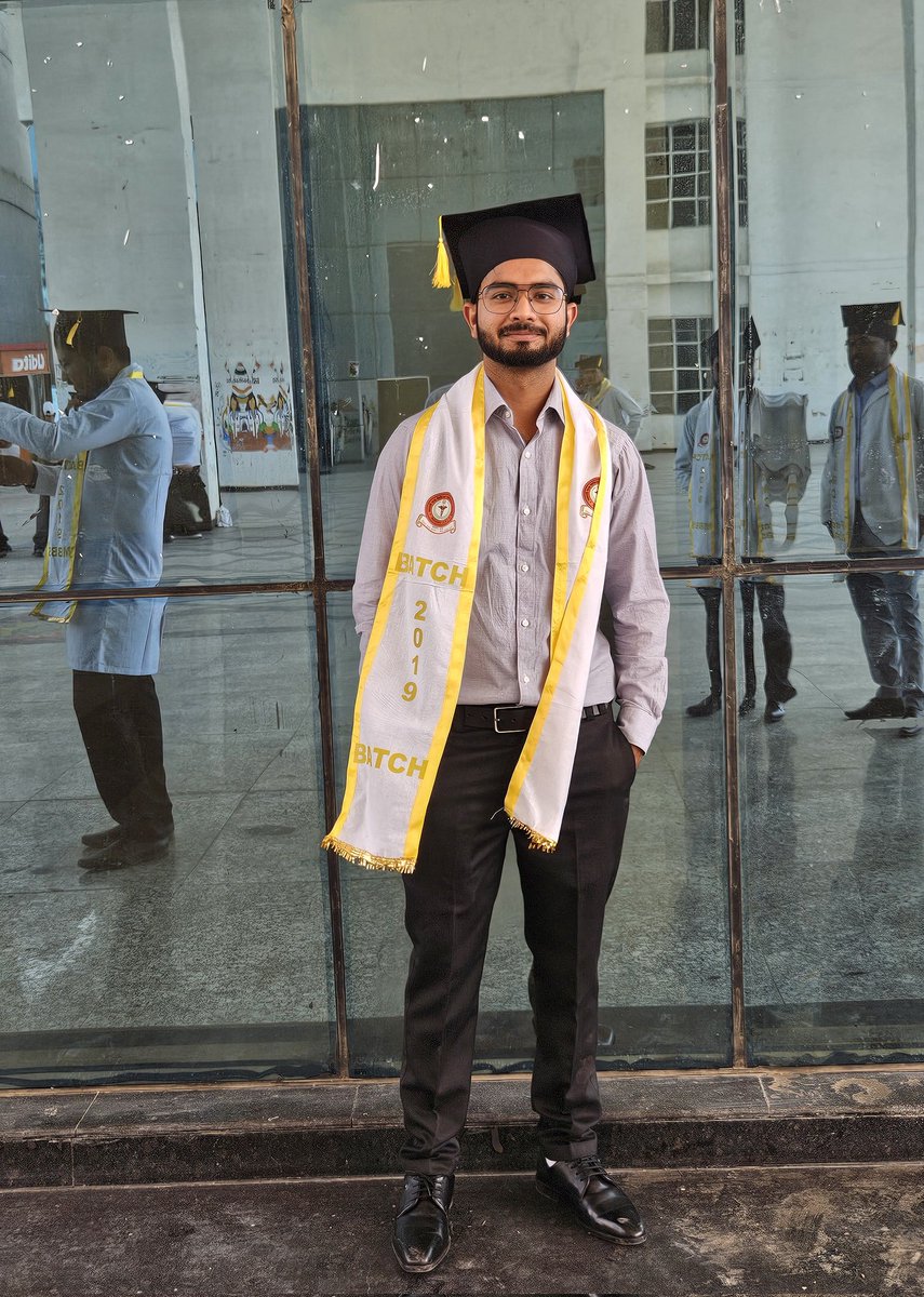 mjavedalig's tweet photo. Graduated 🎓
Dr. Mohd Javed Ali 

#graduation #mbbs #ASMC #medico #Firozabad #Upmedico
@asmcfirozabad https://t.co/ZINFx3Q4uH