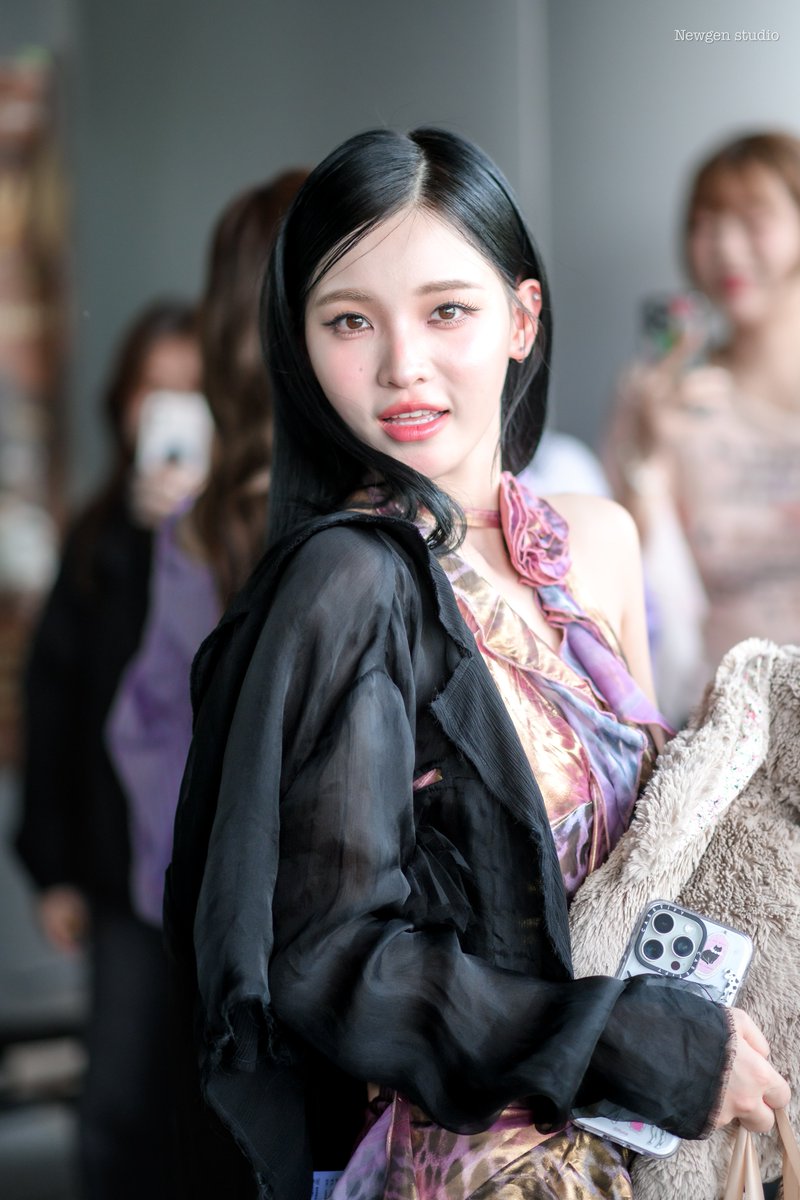 250404 你偷走了我的心。😘💜❄️
P.s.เกินต้าน เหยาลุคนี้สวยไม่ไหว 😍❤️‍🔥 (2/2)

GEN1ES 1st ANV Debut 
#Xueyao #Gen1es #NewgenstudioG1 #MellowPopxGEN1ES