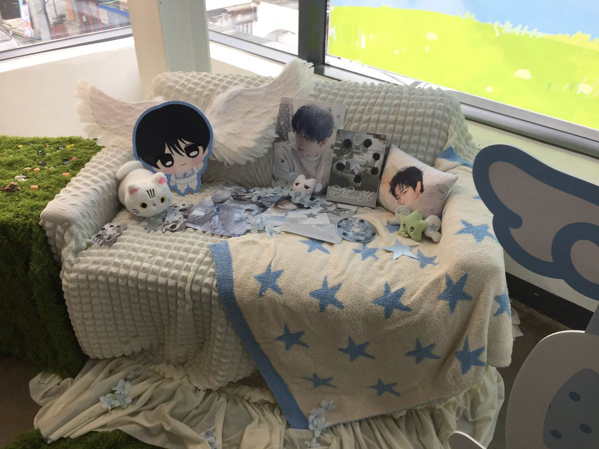 ngjncd's tweet photo. #となりの得能
#이웃집_토쿠노 
#유우시생일_축하해주면_좋겠네 
너무 예쁜 유우시 생카⭐️🪽 https://t.co/117PSNiiB3