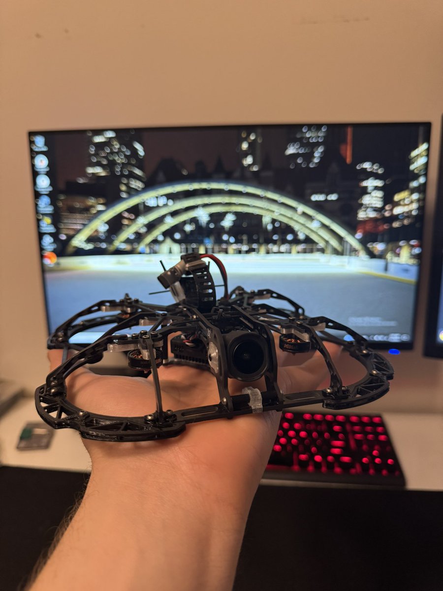 earth2brad's tweet photo. First sub250g build https://t.co/7VVPL91shx
