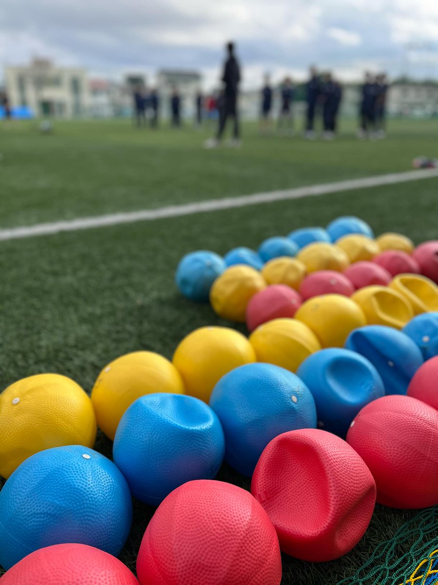 LifeKinetikJPN's tweet photo. 先日、藤枝市に訪問。
藤枝順心SCジュニアユースの皆さんに、ライフキネティックを体験＆実践！
新1年生が加入し、新たなチームが始動。
このタイミングで、ライフキネティックはどんなトレーニングで、どんなことを実践するのかを紹介。
#ライフキネティック
#lifekinetik
#サッカー
#藤枝市 https://t.co/QgdRljBpgE
