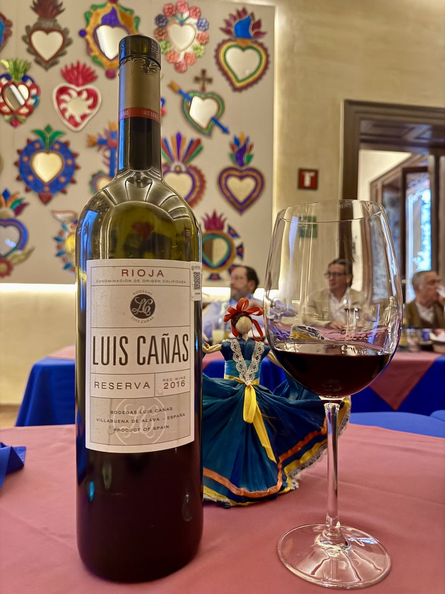 Hablemos de vinos, Luis Cañas, Reserva, Rioja 2016. 
El mejor vino es aquel que se toma con amigos como <a href="/mansanchezgz/">Manuel Sánchez</a>.